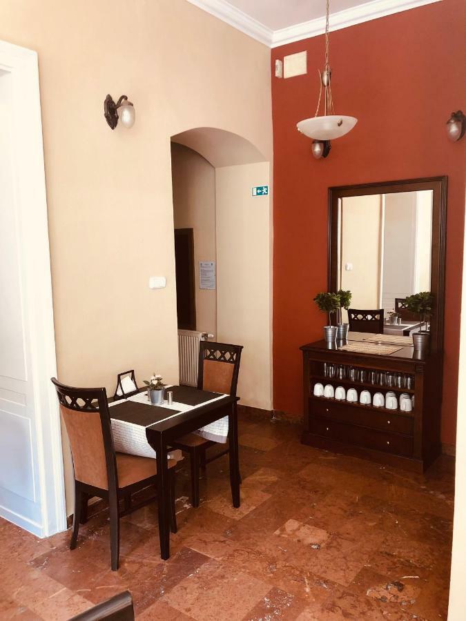 Atrium Panzio Hotel Esztergom Ngoại thất bức ảnh