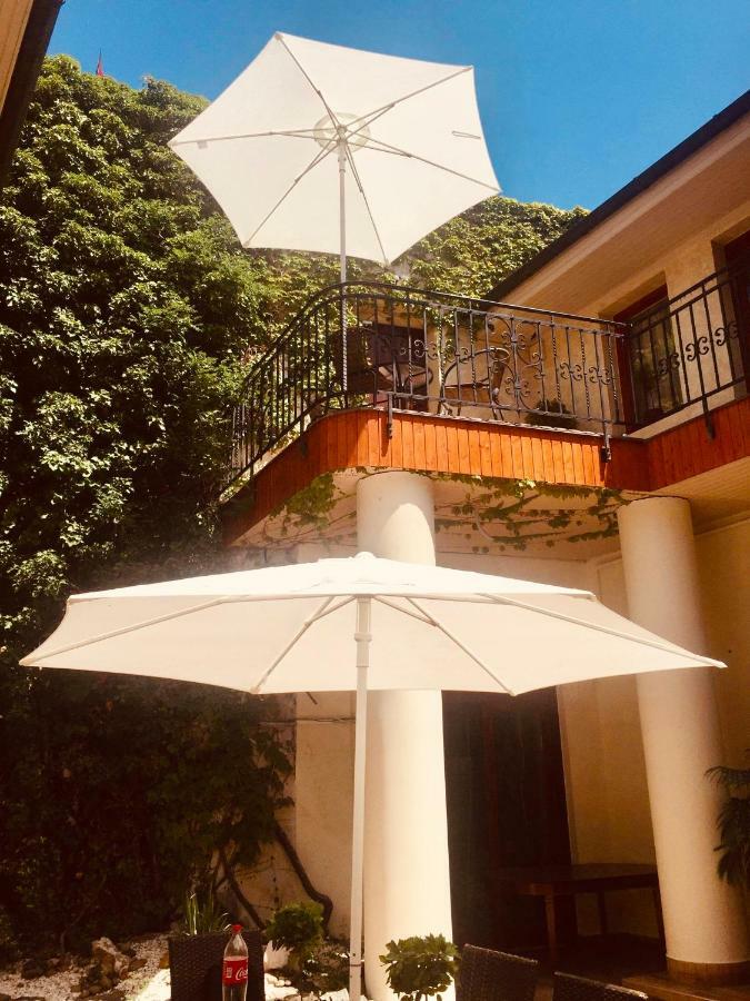 Atrium Panzio Hotel Esztergom Ngoại thất bức ảnh